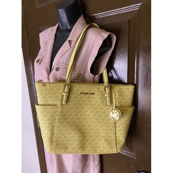 Michael Kors East West New Jet Set Top Zip Tote Buttercup Saffiano Leath… - Picture 4 of 7